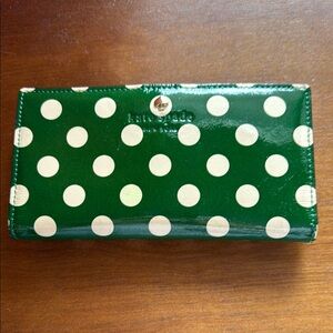 Kate Spade Green Polka Dot Wallet